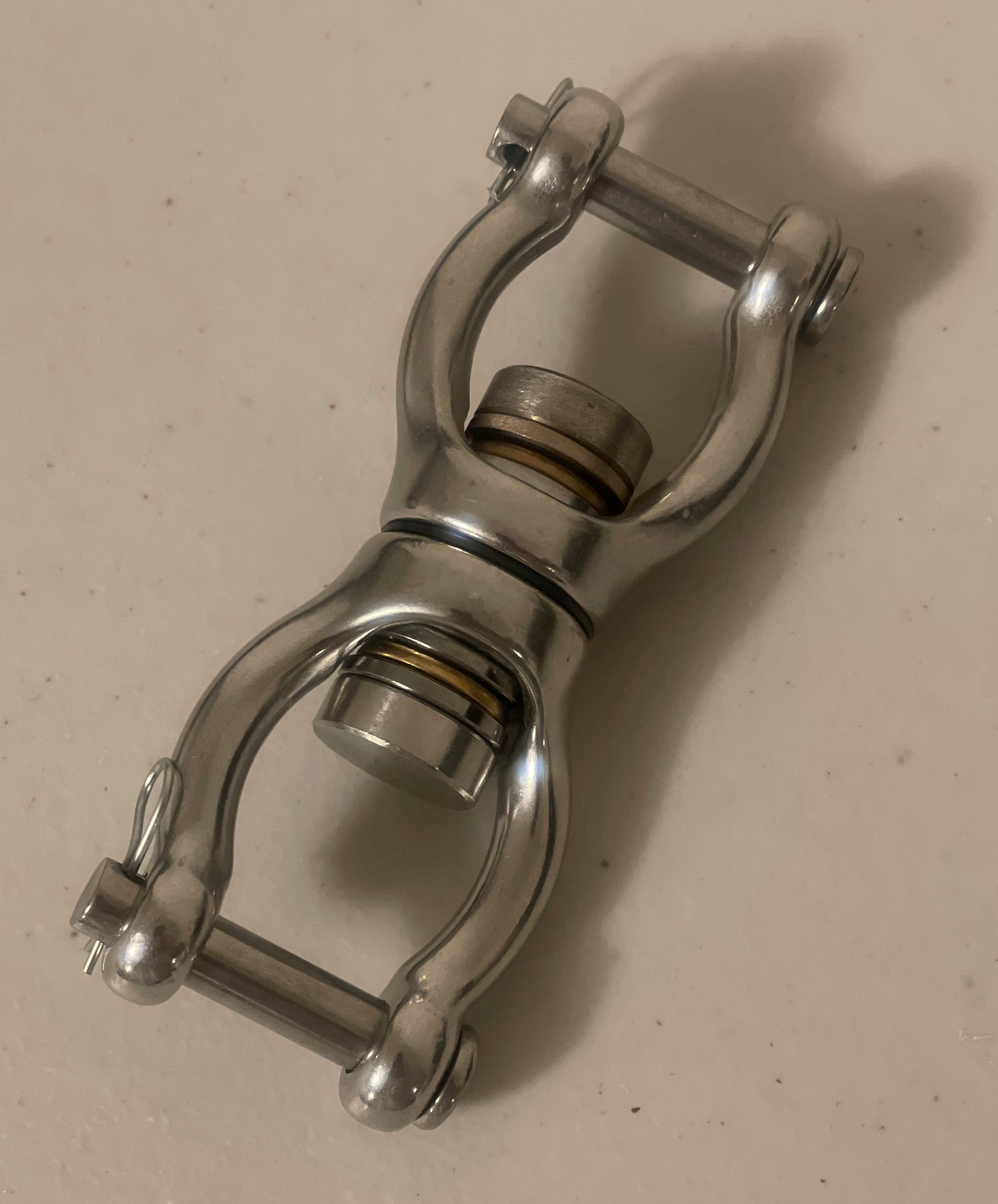 Adding the swivel carabiner to any vertical lift removes all of the unwanted moment of the weights.