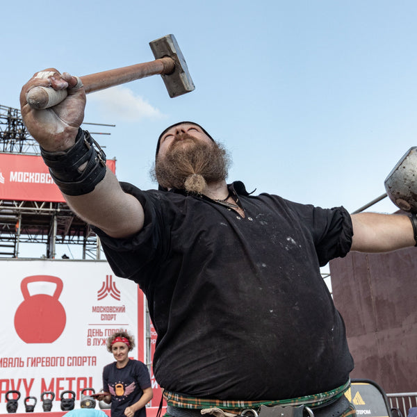 The sledge hammer lift is a great way to show strength in both Armlifting and Grip Sport.